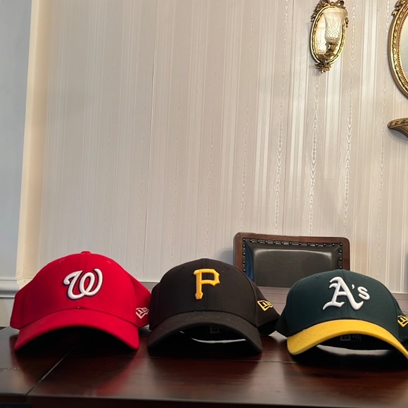 MLB Baseball Caps - Picture 1 of 2